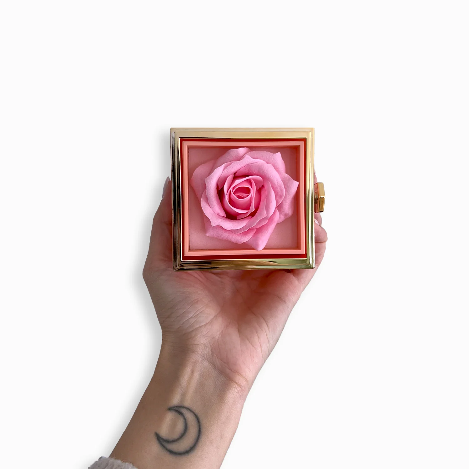 Eternal Clover Necklace & Rotating Box - Image 6