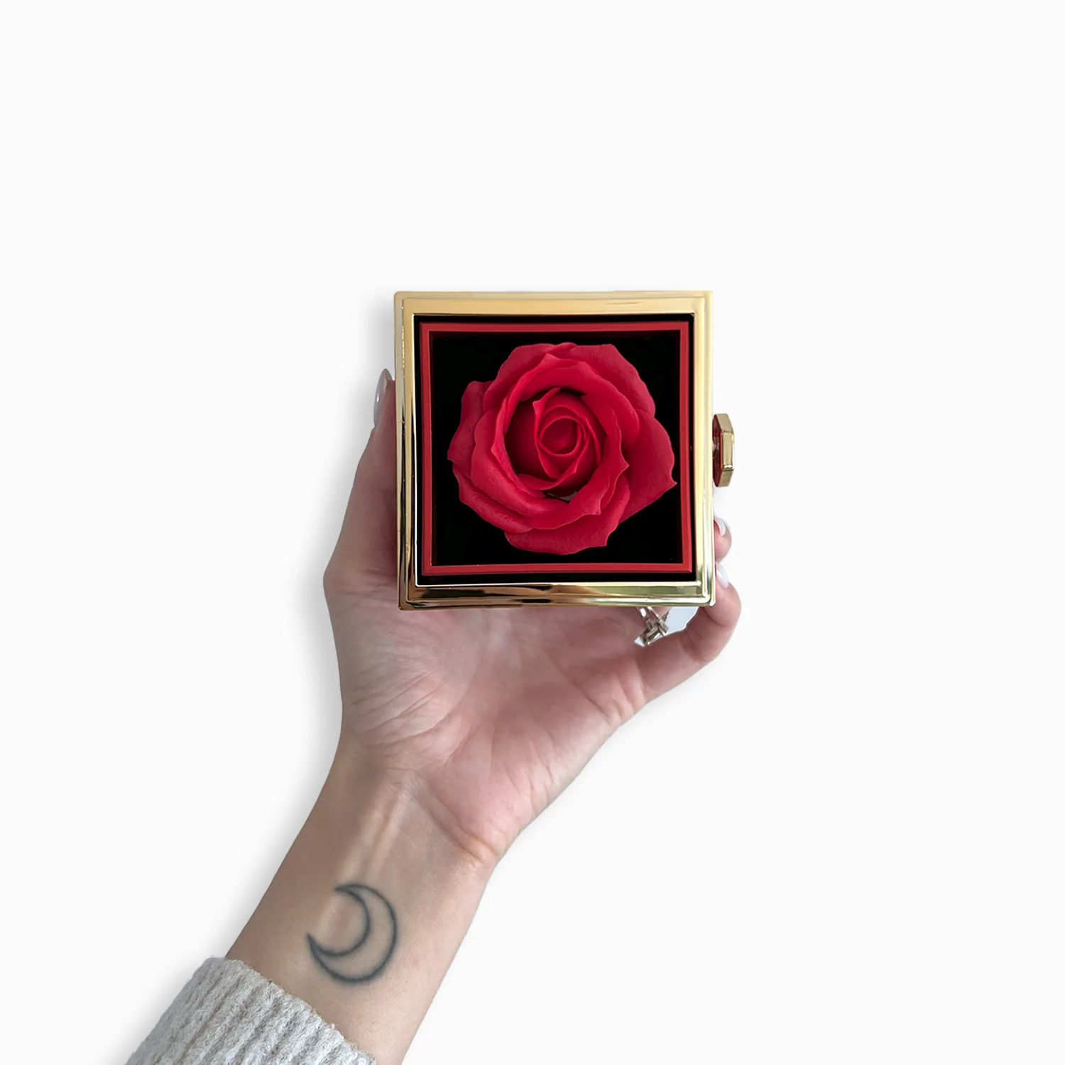 Eternal Clover Necklace & Rotating Box - Image 7
