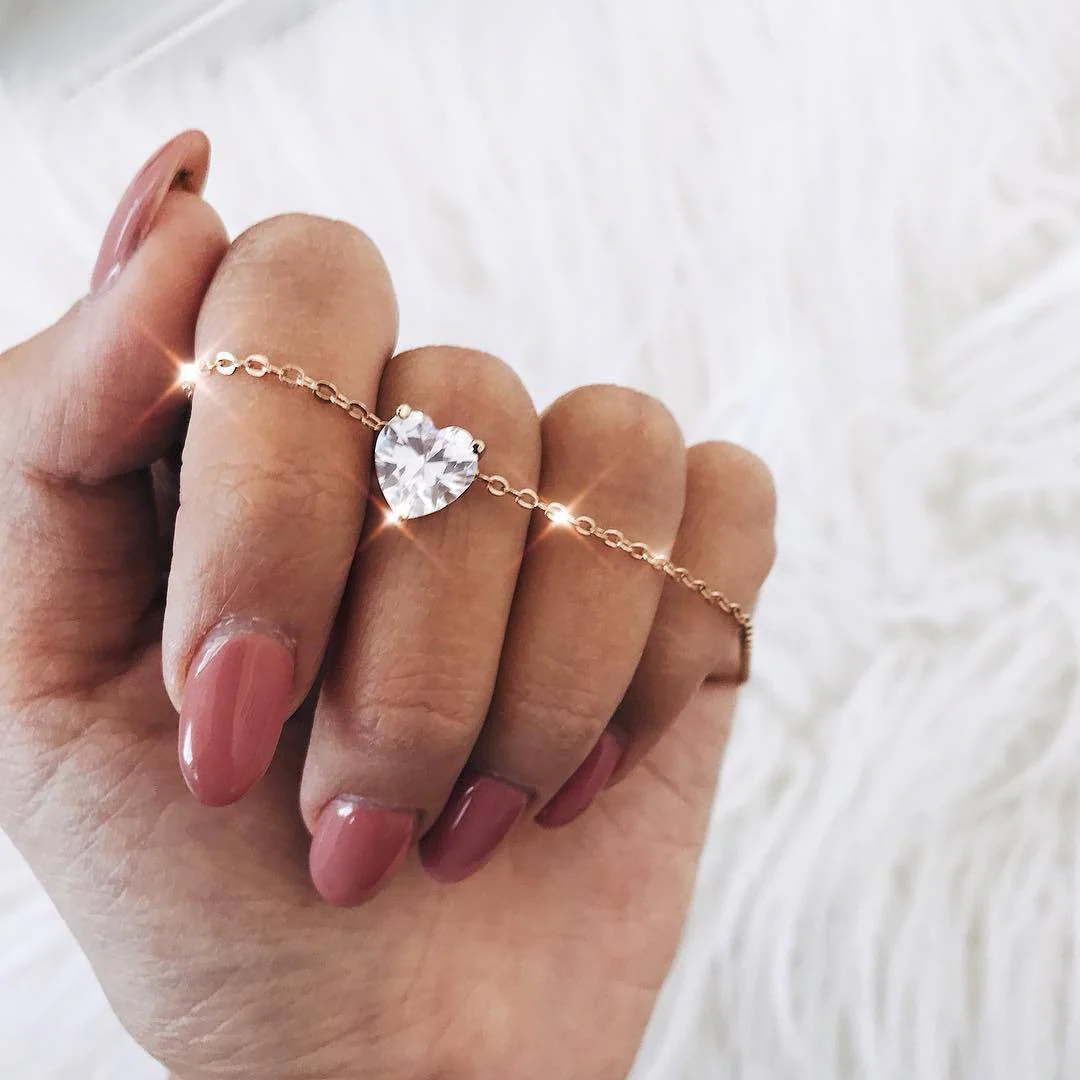 Minimalist Zircon Heart Necklace - Image 4